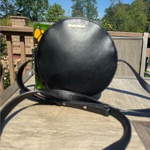 GUC! Nine West Vintage Black Circular Leather Crossbody Bag